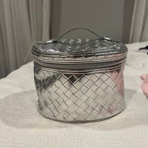 Bloomingdale’s silver makeup bag travel bag NEW